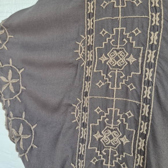 American Eagle Outfitters Gray Embroidered Blouse M Flutter Sleeves Boho Hippie - Picture 4 of 4
